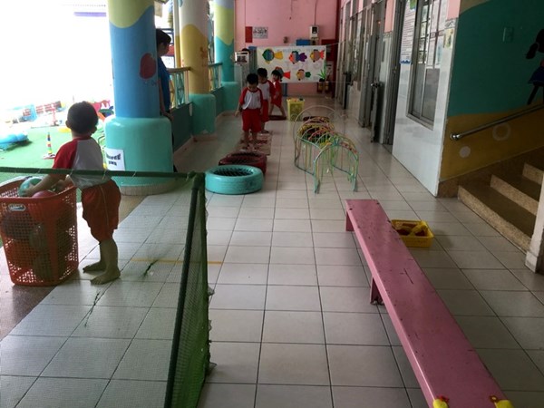 HOẠT ĐỘNG VUI CHƠI NGOÀI TRỜI CỦA CÁC BÉ LỚP MẦM B